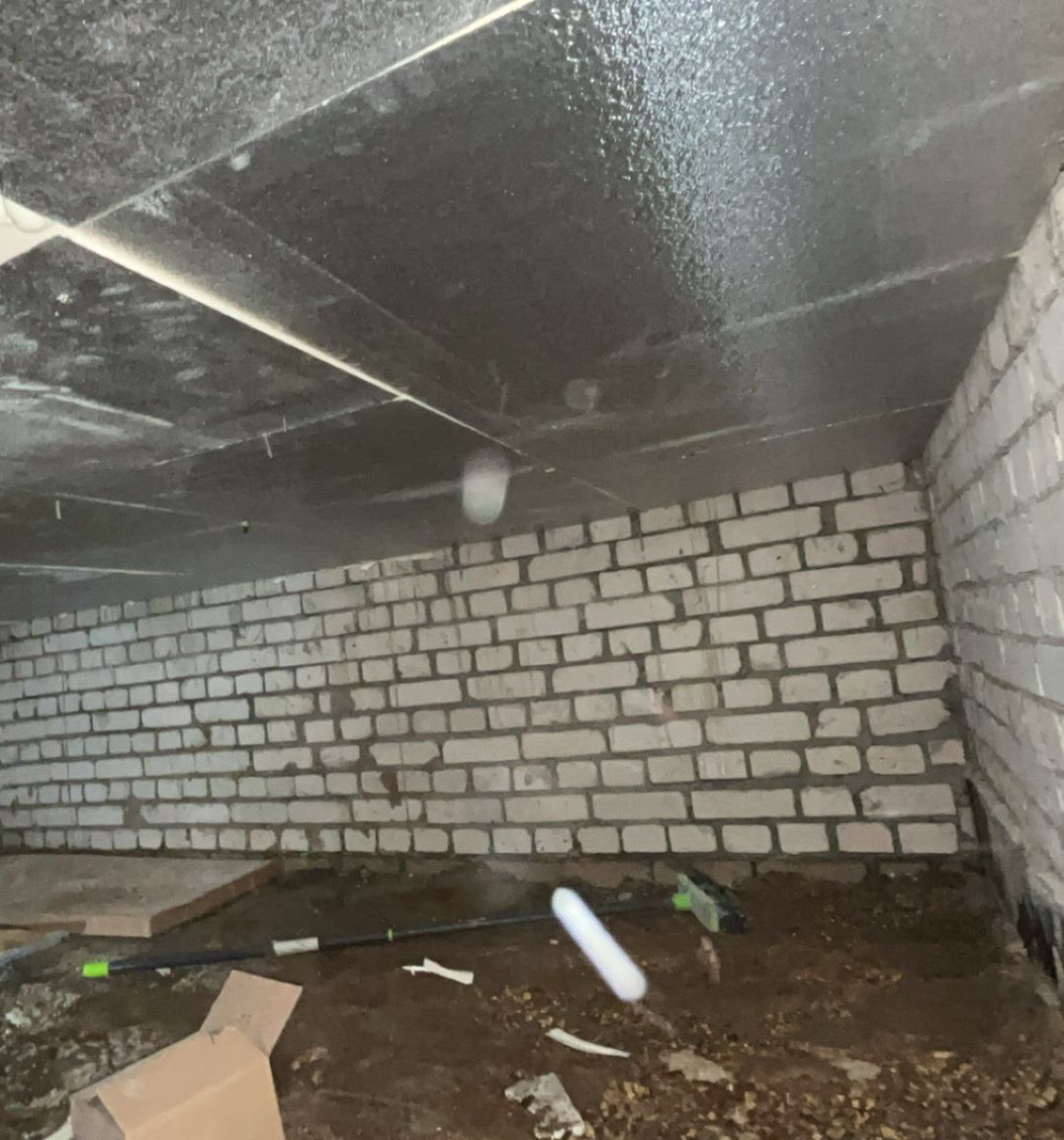 Innenbereich mit gedämmter Kellerdecke im Bestand